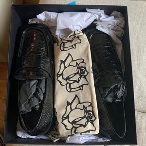 New beautiful shoes for women color black Freda Salvador size 11